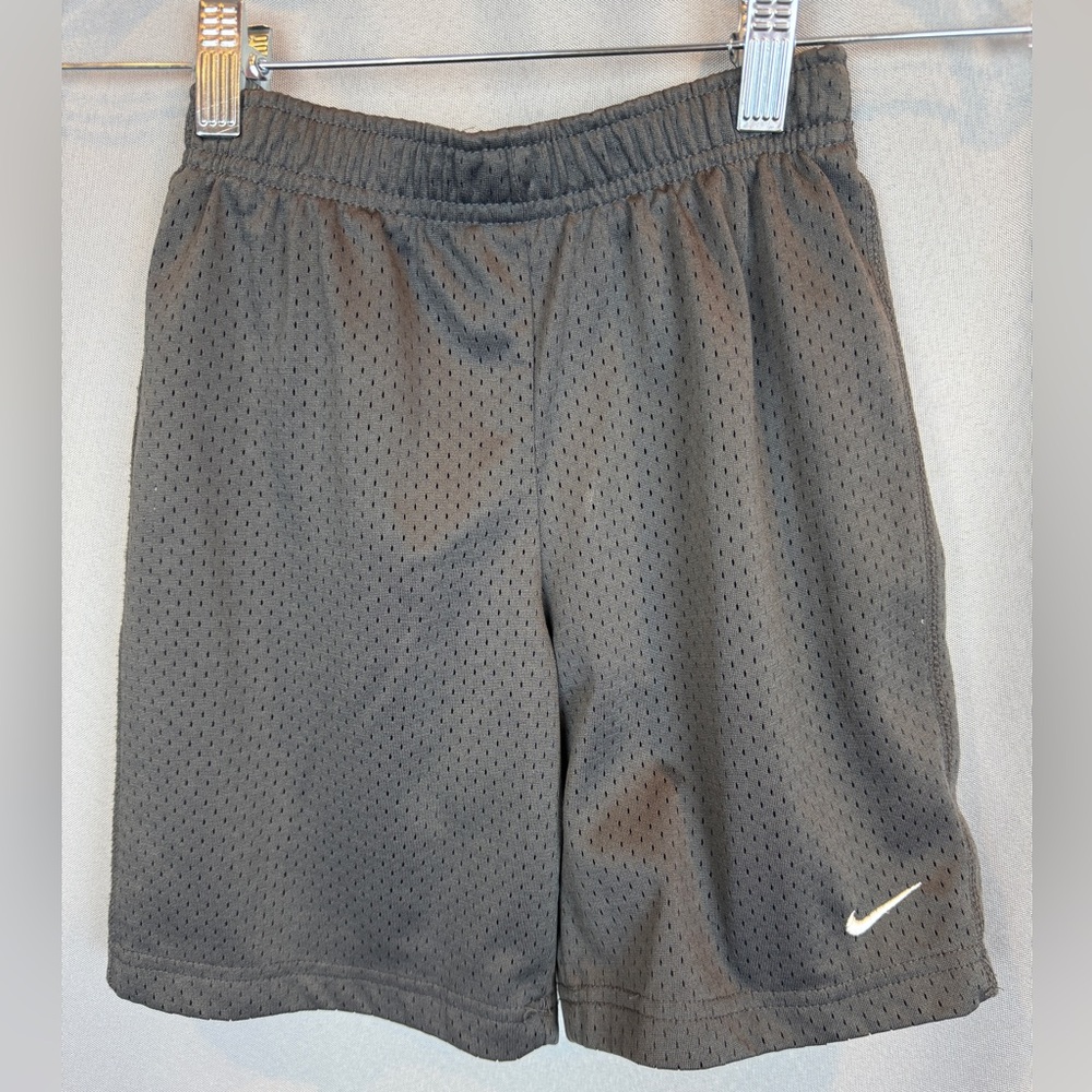Nike Mesh Rubber Waisted Athletic Shorts- Size 7